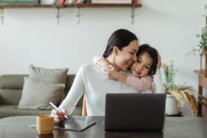 10 Essential Smart Parenting Tips for New Moms